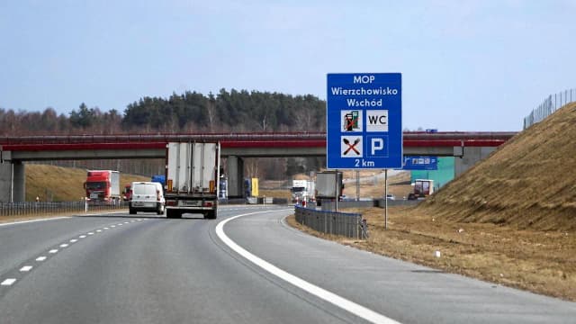 Co to jest mop na autostradzie? Poznaj kluczowe informacje o MOP-ach Co to jest mop na autostradzie? Poznaj kluczowe informacje o MOP-ach