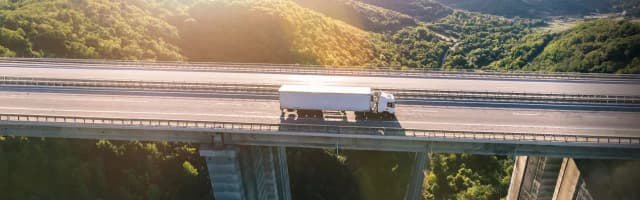 Ograniczenia prędkości na autostradach w Niemczech – co musisz wiedzieć, by uniknąć mandatu Ograniczenia prędkości na autostradach w Niemczech – co musisz wiedzieć, by uniknąć mandatu