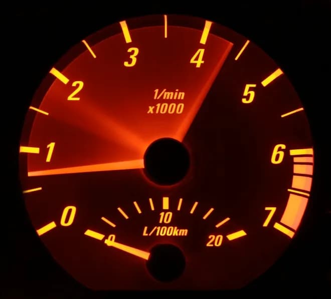 Jakie obroty silnika benzynowego na autostradzie zapewnią oszczędność? Jakie obroty silnika benzynowego na autostradzie zapewnią oszczędność?