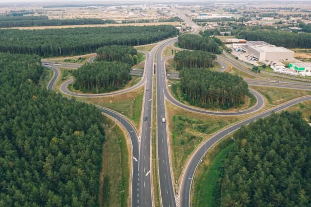 Czym płacić za autostrady? Sprawdź metody i uniknij kar za brak opłaty! Czym płacić za autostrady? Sprawdź metody i uniknij kar za brak opłaty!