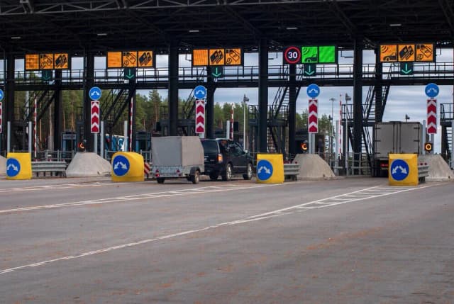 Czy można płacić kartą na autostradzie? Sprawdź, co warto wiedzieć! Czy można płacić kartą na autostradzie? Sprawdź, co warto wiedzieć!
