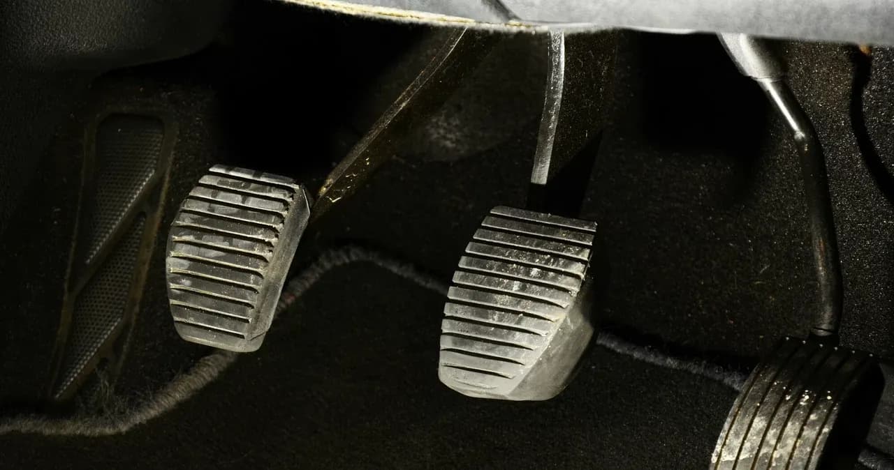 Gdzie jest sprzęgło w samochodzie? Odkryj kluczowe informacje i wskazówki Gdzie jest sprzęgło w samochodzie? Odkryj kluczowe informacje i wskazówki