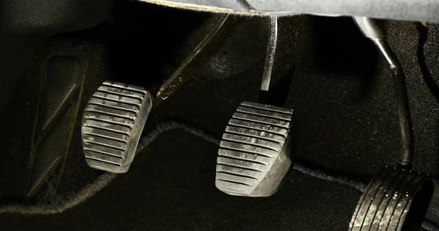 Gdzie jest sprzęgło w samochodzie? Odkryj kluczowe informacje i wskazówki Gdzie jest sprzęgło w samochodzie? Odkryj kluczowe informacje i wskazówki