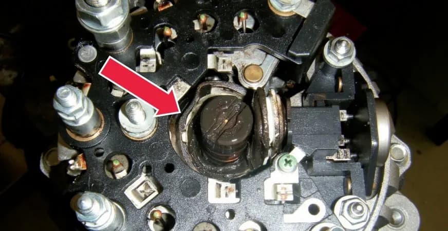 Jak skutecznie i bezpiecznie umyć alternator z oleju bez ryzyka uszkodzenia Jak skutecznie i bezpiecznie umyć alternator z oleju bez ryzyka uszkodzenia