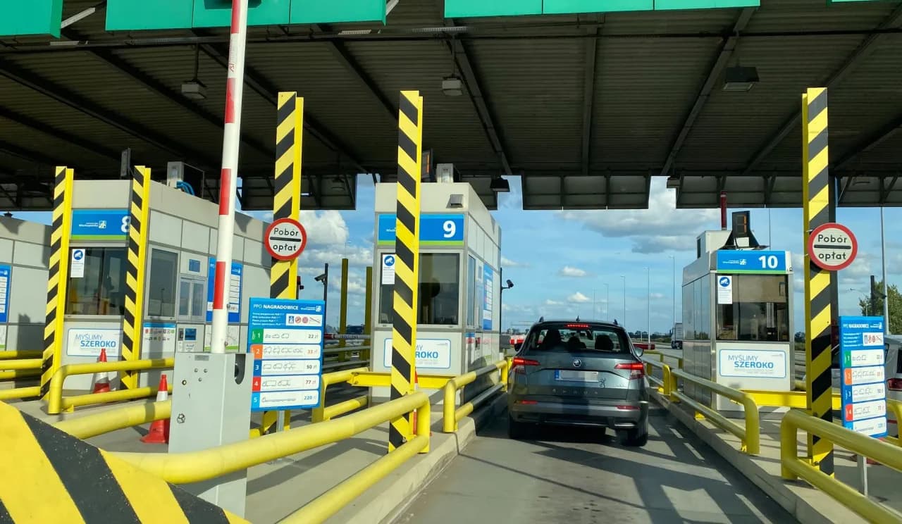 Bramki na autostradzie A2 – gdzie są i jak uniknąć problemów z opłatami Bramki na autostradzie A2 – gdzie są i jak uniknąć problemów z opłatami