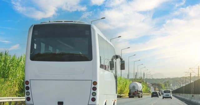 Ile może jechać autobus na autostradzie? Poznaj kluczowe informacje. Ile może jechać autobus na autostradzie? Poznaj kluczowe informacje.