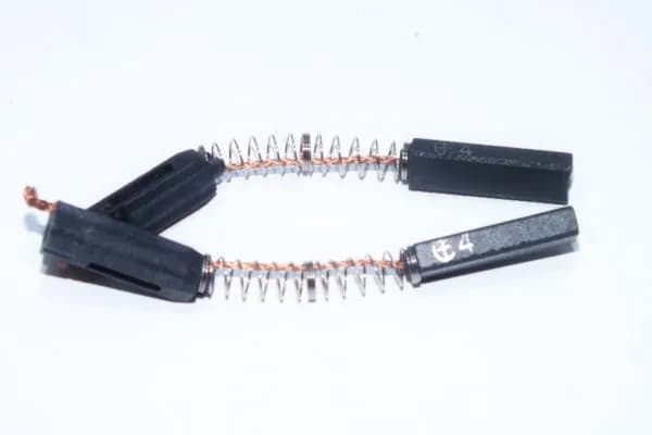 Ile kosztują szczotki do alternatora? Sprawdź ceny i uniknij wysokich kosztów naprawy Ile kosztują szczotki do alternatora? Sprawdź ceny i uniknij wysokich kosztów naprawy