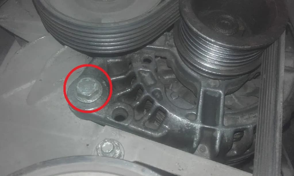 Jak łatwo i bezpiecznie wymontować alternator w Golfie 4 – krok po kroku Jak łatwo i bezpiecznie wymontować alternator w Golfie 4 – krok po kroku