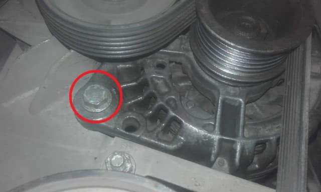 Jak łatwo i bezpiecznie wymontować alternator w Golfie 4 – krok po kroku Jak łatwo i bezpiecznie wymontować alternator w Golfie 4 – krok po kroku